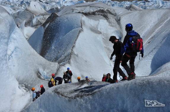 Caminhando na geleira Viedma, no Parque Nacional Los Glaciares, região de El Chaltén, no sul da Argentina
